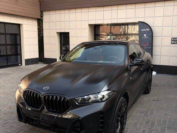 2024 BMW X6 30d III (G06) Рестайлинг, чёрный