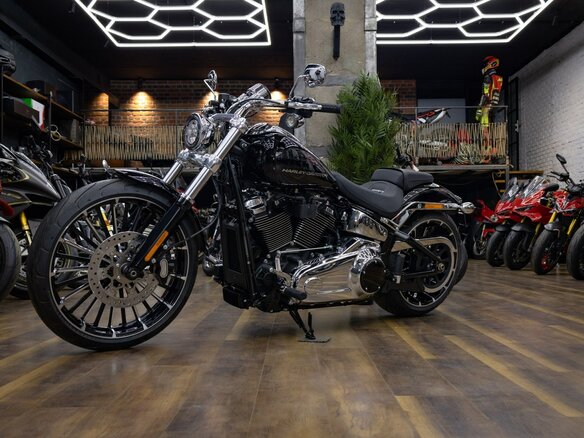 2026 Harley-Davidson Breakout, чёрный, 3290000 рублей - вид 2