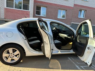2011 Renault Fluence I, белый, 640000 рублей, вид 3