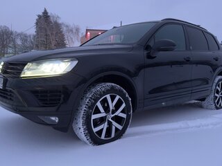 2018 Volkswagen Touareg II Рестайлинг, чёрный, 4000000 рублей, вид 1