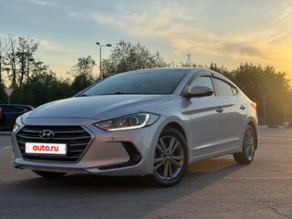 2017 Hyundai Elantra VI (AD), серебристый, 1200000 рублей, вид 1
