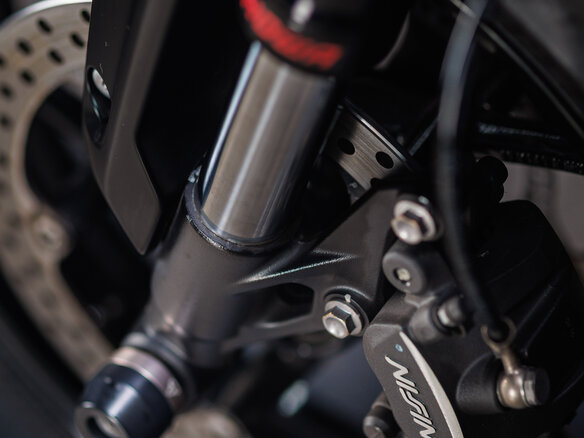 2021 Triumph Trident 660, чёрный - вид 23