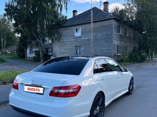 2011 Mercedes-Benz E-Класс 300 IV (W212, S212, C207), белый, 2000000 рублей, вид 4