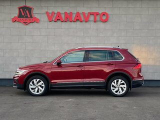 2021 Volkswagen Tiguan II Рестайлинг, красный, 3150000 рублей, вид 2