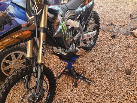 2024 Yamaha YZ450F, чёрный, 680000 рублей, вид 2