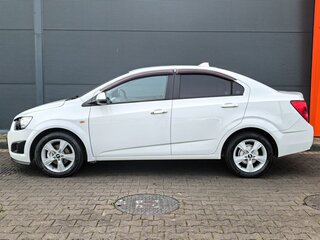 2014 Chevrolet Aveo II, белый, 799000 рублей, вид 2