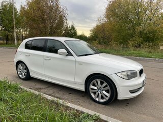 2011 BMW 1 серии 116i I (E81/E82/E87/E88) Рестайлинг, белый, 730000 рублей, вид 2