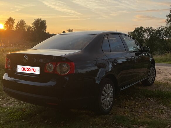 2010 Volkswagen Jetta V, чёрный - вид 4