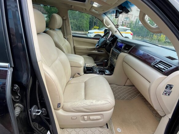 2008 Lexus LX 570 III, чёрный - вид 4