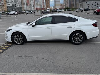 2021 Hyundai Sonata VIII (DN8), белый, 1950000 рублей, вид 4