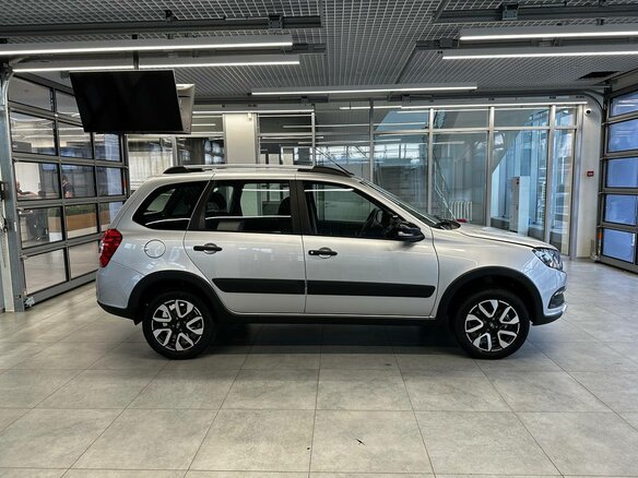 2026 Lada (ВАЗ) Granta Cross I Рестайлинг, серебристый - вид 4