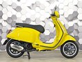 2023 Vespa Primavera, жёлтый - вид 2