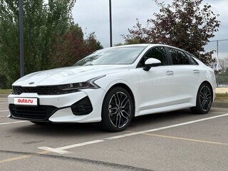 2021 Kia K5 III, белый, 1900000 рублей, вид 1