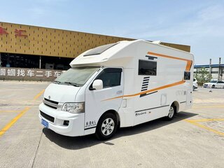 2018 Toyota HiAce H200 Рестайлинг, белый, 3499666 рублей, вид 1