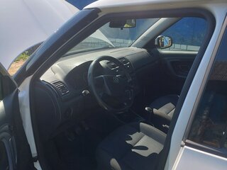 2011 Skoda Fabia II Рестайлинг, белый, 500000 рублей, вид 5