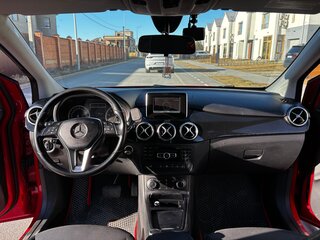 2012 Mercedes-Benz B-Класс 180 II (W246), красный, 1050000 рублей, вид 5