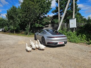 2020 Porsche 911 Carrera 4 VIII (992), серый, 16000000 рублей, вид 2