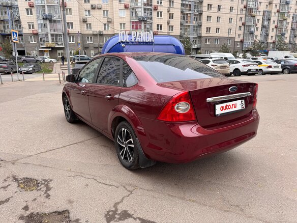 2009 Ford Focus II Рестайлинг, пурпурный, 440000 рублей - вид 6