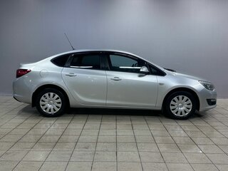 2014 Opel Astra J Рестайлинг, белый, 690000 рублей, вид 4