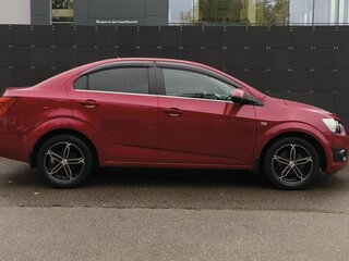 2013 Chevrolet Aveo II, красный, 699000 рублей, вид 4