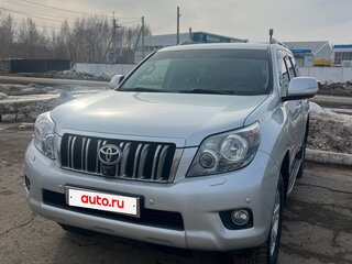 2010 Toyota Land Cruiser Prado 150 Series, серебристый, 2800000 рублей, вид 1