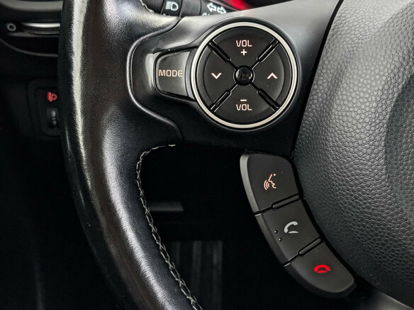 2019 Kia Soul II Рестайлинг, белый - вид 26