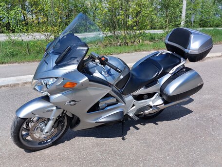 2004 Honda ST 1300, серебристый, 600000 рублей, вид 4