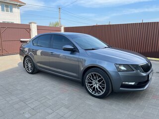 2017 Skoda Octavia III (A7) Рестайлинг, серый, 1600000 рублей, вид 3