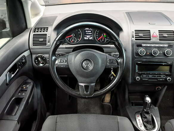 2012 Volkswagen Touran I Рестайлинг 2, коричневый, 1100000 рублей - вид 14