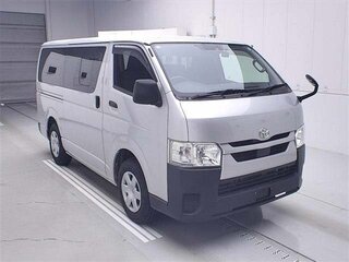 2020 Toyota HiAce H200 Рестайлинг, серебристый, 3850000 рублей, вид 1