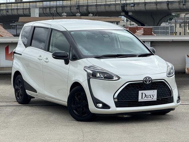 Открыть фотографии: Toyota Sienta II Рестайлинг