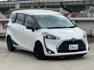 2022 Toyota Sienta II Рестайлинг, белый, 1040005 рублей, вид 1