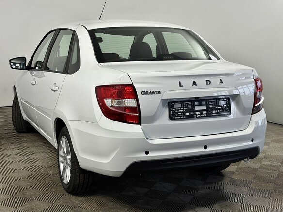 2026 Lada (ВАЗ) Granta I Рестайлинг, белый, 1213000 рублей - вид 2