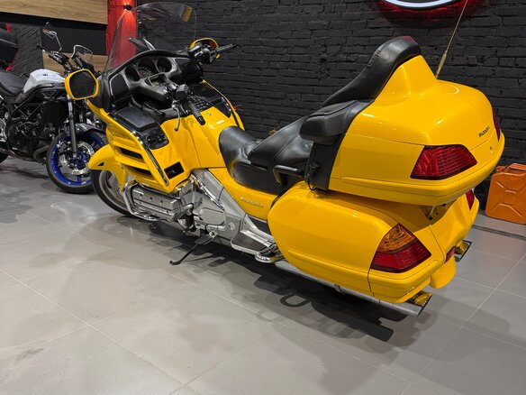 2001 Honda GL 1800 Gold Wing, жёлтый, 815000 рублей - вид 7