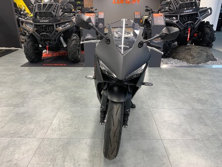 2025 Honda CBR 650R, чёрный, 1188000 рублей, вид 4
