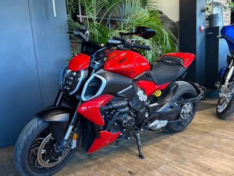 2023 Ducati Diavel V4, красный, 2700000 рублей, вид 2
