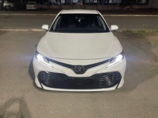 2020 Toyota Camry VIII (XV70), белый, 3259000 рублей, вид 4