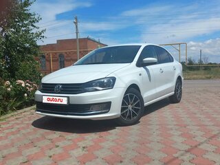 2016 Volkswagen Polo V Рестайлинг, белый, 1040000 рублей, вид 2