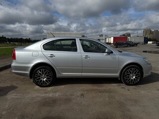 2013 Skoda Octavia II (A5) Рестайлинг, серебристый, 1100000 рублей, вид 4