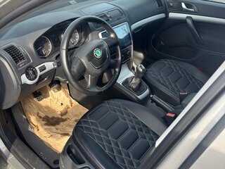 2011 Skoda Octavia II (A5) Рестайлинг, серый, 600000 рублей, вид 5