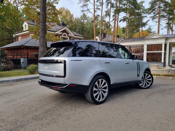 2024 Land Rover Range Rover P400 MHEV V, серебристый, 17200000 рублей - вид 8