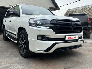 2015 Toyota Land Cruiser 200 Series Рестайлинг 1, белый, 4400000 рублей, вид 4
