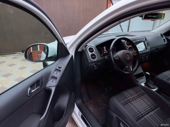 2016 Volkswagen Tiguan Euro 6 I Рестайлинг, белый, 1700000 рублей - вид 20