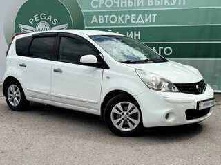 2011 Nissan Note I Рестайлинг, белый, 620000 рублей, вид 2
