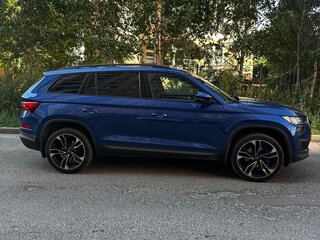 2022 Skoda Kodiaq I Рестайлинг, синий, 3190000 рублей, вид 2
