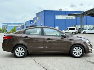 2017 Kia Rio III Рестайлинг, коричневый, 1250000 рублей, вид 1