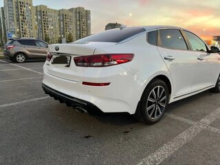 2019 Kia Optima IV Рестайлинг, белый, 1680000 рублей, вид 5
