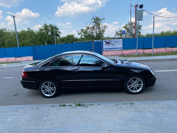 2003 Mercedes-Benz CLK-Класс 200 II (W209), чёрный, 800000 рублей - вид 4