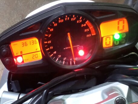 2007 Suzuki GSR 600, красный, 450000 рублей, вид 2