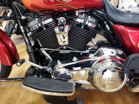 2020 Harley-Davidson Freewheeler, красный, 4250000 рублей, вид 3